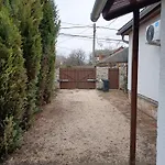 Erika's House. * إريد