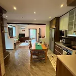 Erika's House. דירה