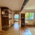 Erika's House. דירה