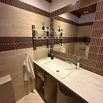 Erika's House. ארד