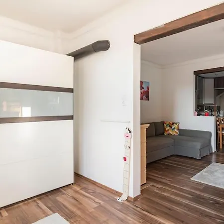 Erika's House. 아파트 *