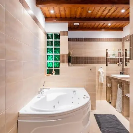 Erika's House. * 에르드