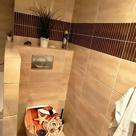 Erika's House. * 에르드