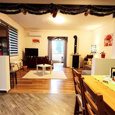 Erika's House. 公寓 *