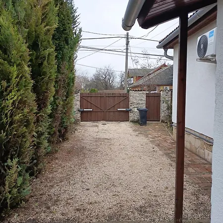 Erika's House. * 埃尔德