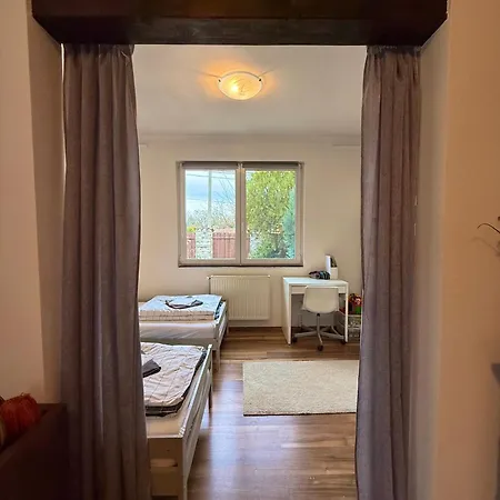 Erika's House. * 埃尔德