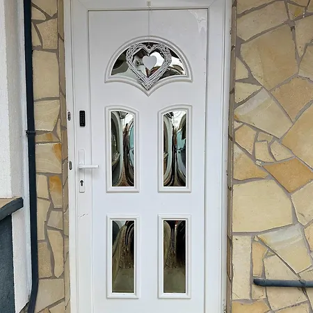 Erika's House. 埃尔德
