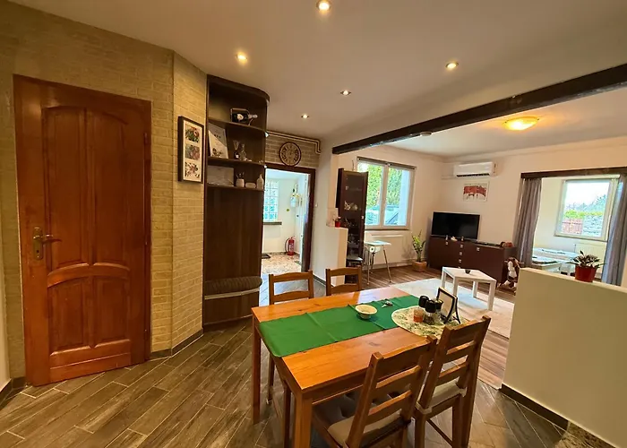 Erika's House. * ארד